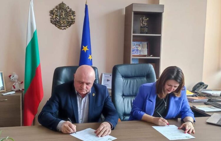 10 000 фиданки дари Северно-централно предприятие на Молдова