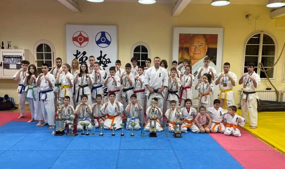 Национален треньор създаде нов клуб по карате в Севлиево