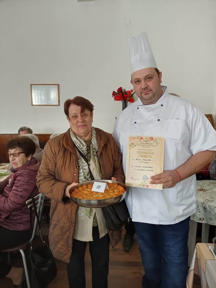 С кулинарен конкурс отбелязаха 8 март в пенсионерски клуб “Васил Левски”