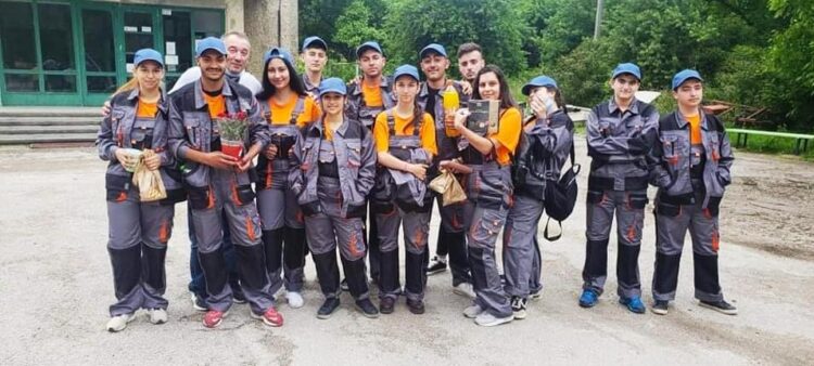 ПГ “Марин Попов” ни дава големи възможности, а дуалната форма на обучение ги удвоява