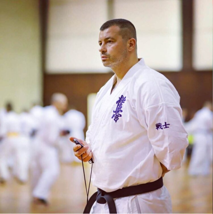 Национален треньор създаде нов клуб по карате в Севлиево