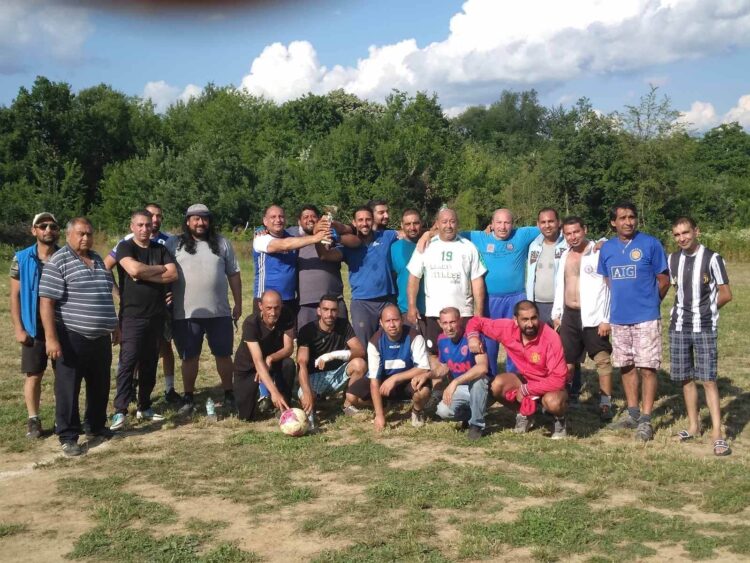 С турнир по футбол и почистване на селото посрещнаха пролетта в с.Шумата