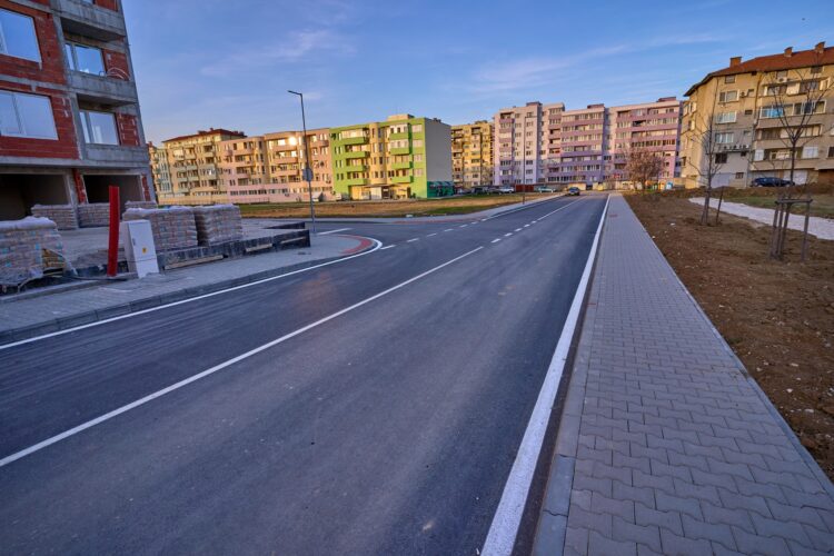 Започна изграждането на зоната за отдих, спорт и развлечения в ж.к. “Митко Палаузов”