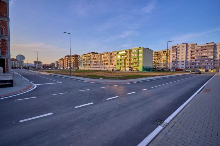 Започна изграждането на зоната за отдих, спорт и развлечения в ж.к. “Митко Палаузов”