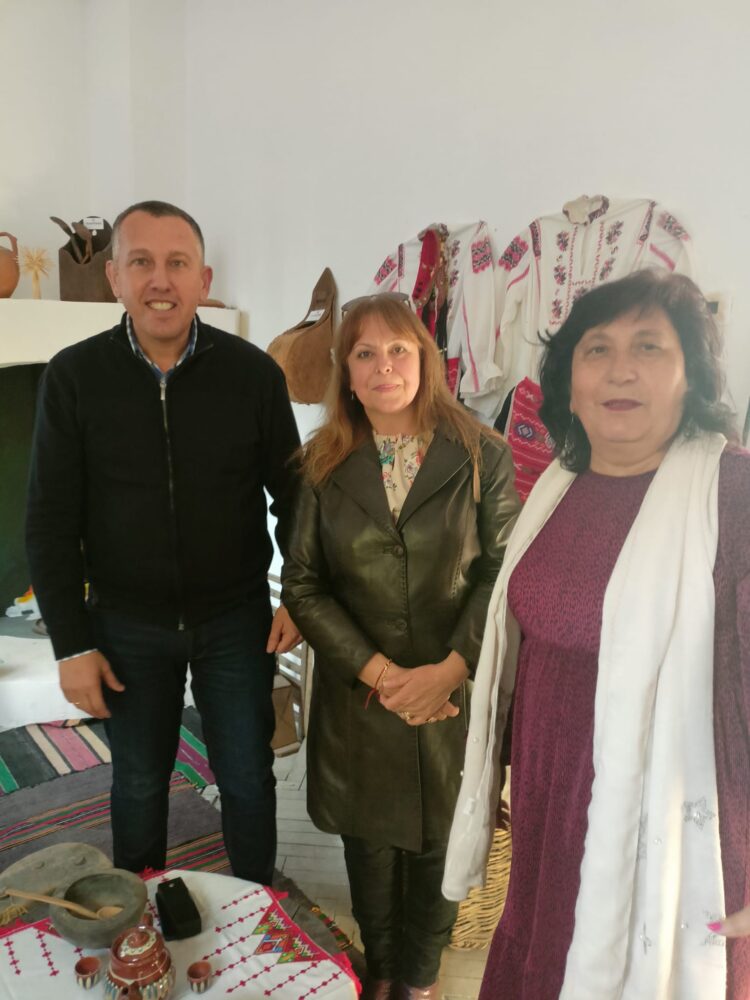 Хартиеният тезгях на спомените