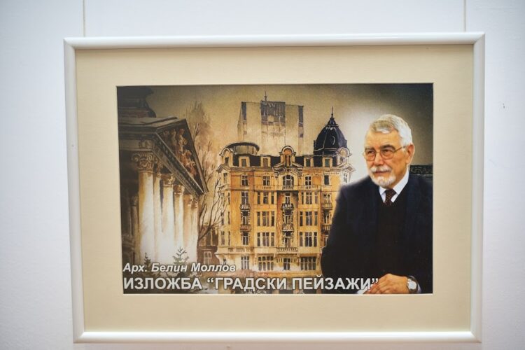 Очарованието на отминали епохи в архитектурното наследство на Севлиево и други общини представя изложба в Градската художествена галерия