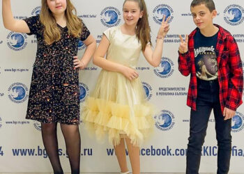 Upstream Voices с дипломи и медали от конкурса ,,Път към славата“