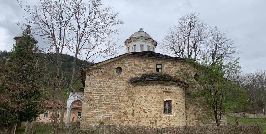Ще позволим ли църквата “Св. Димитър” в село Батошево да се събори?