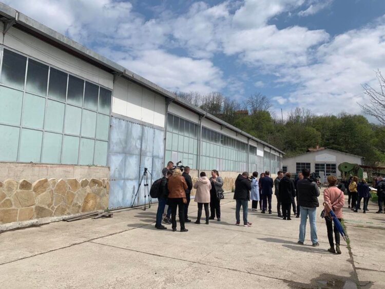 Двама севлиевци в ареста заради нелегална фабрика за цигари