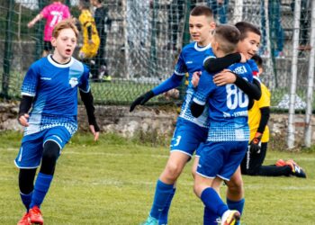 Шест отбора от ДЮШ в битка за купата от детски турнир