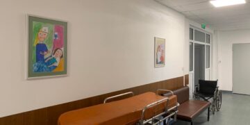 Пъстри детски рисунки украсиха Спешно отделение за празника на медиците