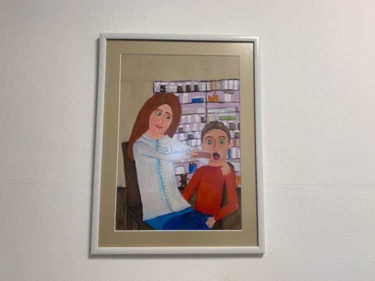 Пъстри детски рисунки украсиха Спешно отделение за празника на медиците