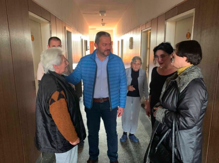 Община Севлиево подаде проектите за  домовете за стари хора в Добромирка и Стоките