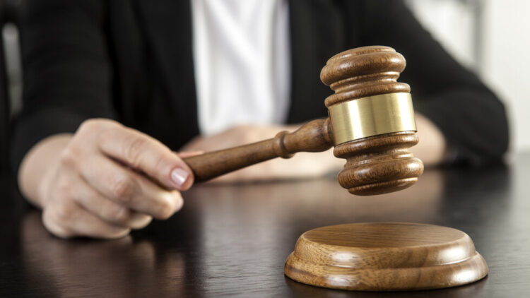 100 часа безвъзмезден труд в полза на обществото ще полага мъж, заплашвал кмет