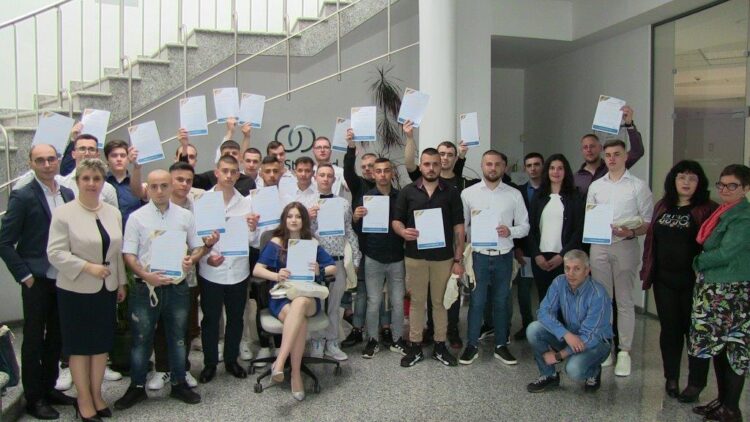 Вторият випуск дуално обучение със сертификати от “Идеал Стандарт – Видима”