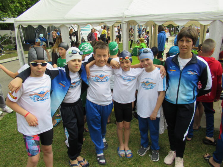 Четири медала за плувците от Международен турнир