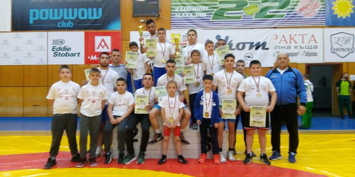 11 медала и купи за най-техничен и най-резултатен състезател в домакинския турнир “Млади Данколовци”