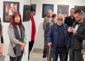 Духа зад кулисите в симбиоза на изкуствата фотография и поезия представи “Читалището – поглед отвътре”