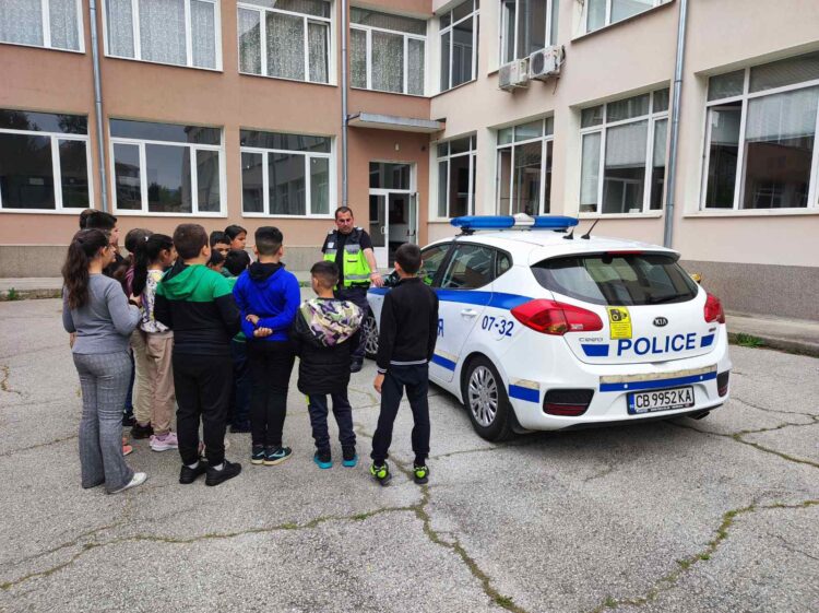 Малките полицаи с последно занятие