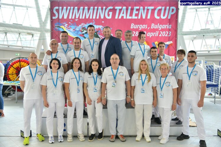 В силна конкуренция плувците ни стигнаха осем финала в Международен турнир
