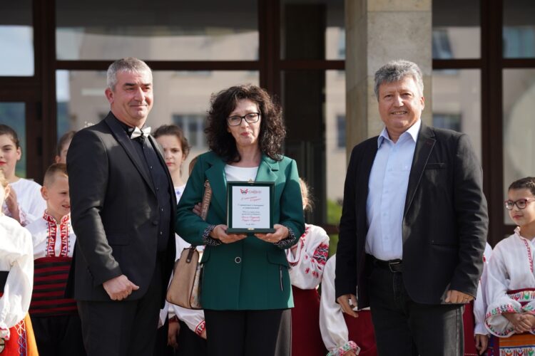 С пъстра плетеница от изкуства и талант празнува най-българската светиня – Читалището