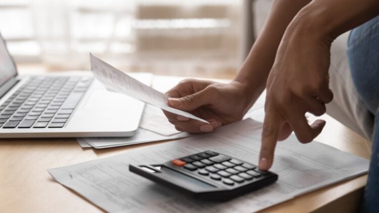 Плащате сметките във входа дори да не живеете в имота