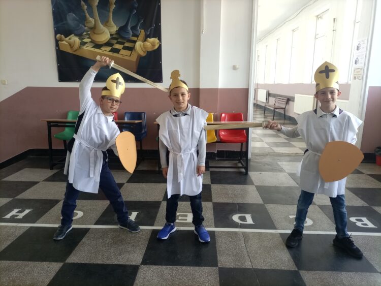 Шахмат с живи фигури в СУ “Васил Левски”