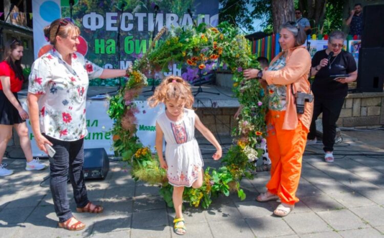 Аромат на лечебни треви, нови знания и много забавления на Шестия “Фестивал на билките” в с. Младен