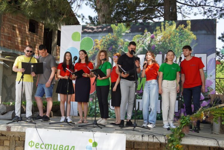 Аромат на лечебни треви, нови знания и много забавления на Шестия “Фестивал на билките” в с. Младен