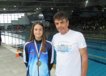 Яна Петкова с три медала от плувния турнир “Златоперки”