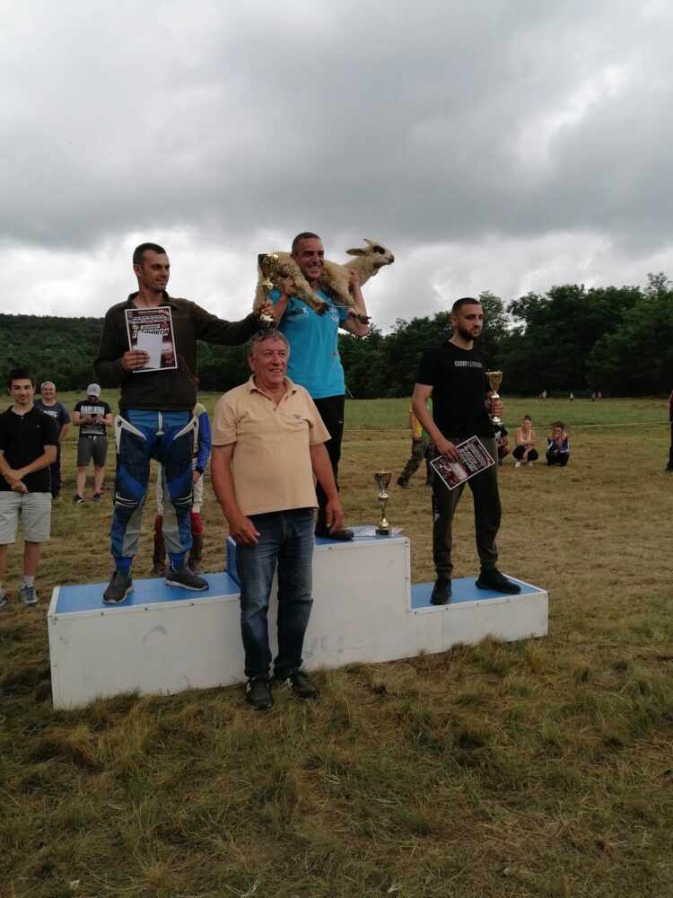 Адреналин и емоции на състезанието с балканчета край Богатово