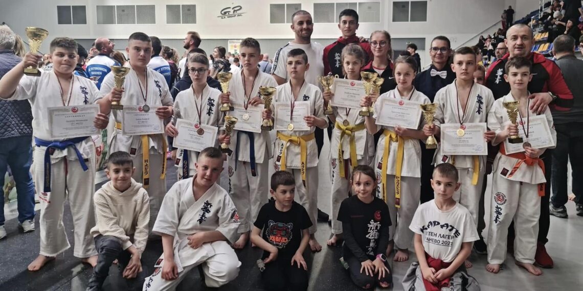 Допълнително средства за състезания получи клубът по карате киокушин