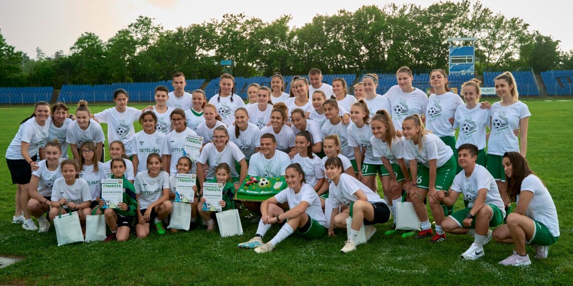 Голове, емоции, награди и заслужени аплодисменти за 10 г женски футбол