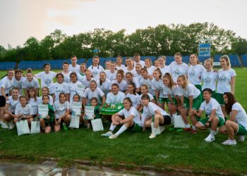 Голове, емоции, награди и заслужени аплодисменти за 10 г женски футбол