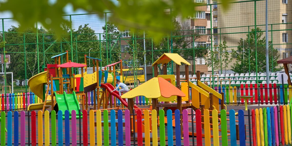 За Деня на детето бе готова най-новата детска площадка