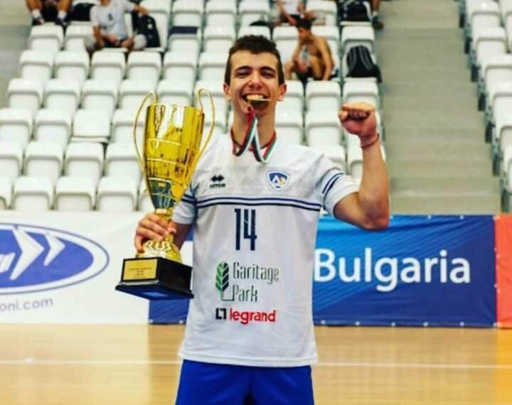“Раковски” върна волейболист на “Левски”