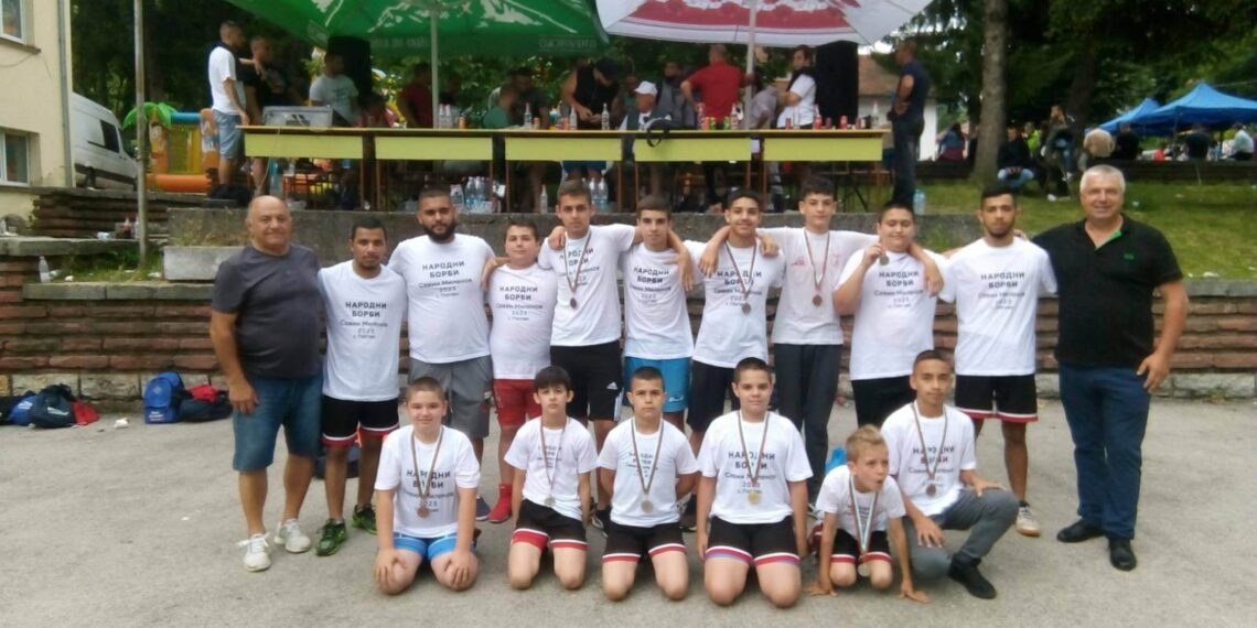 Дъжд от медали в борбата