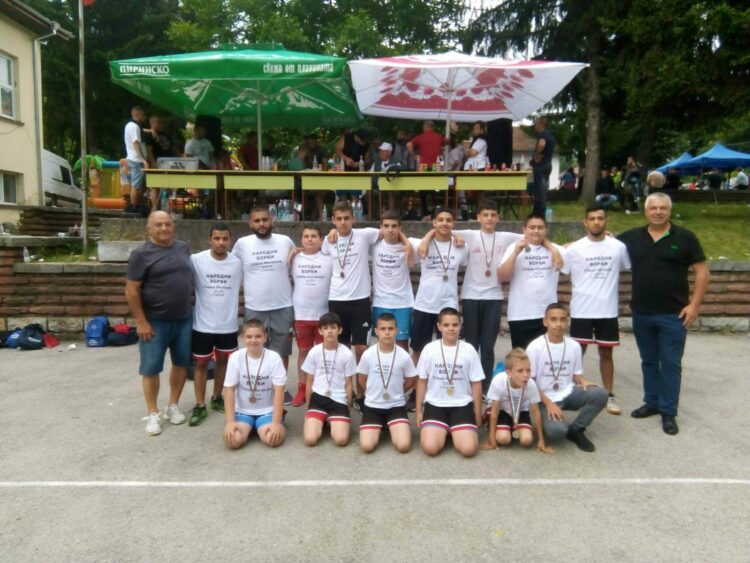 Дъжд от медали в борбата