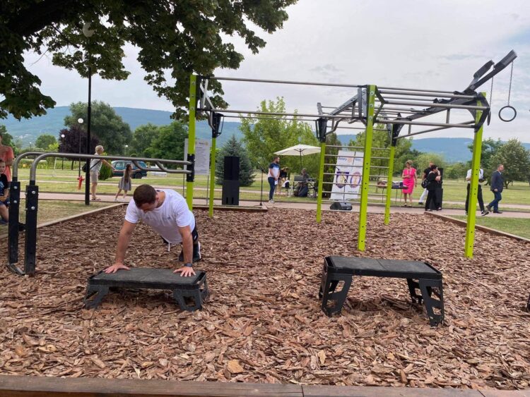 Откриха новото спортно съоръжение в “Казармите”