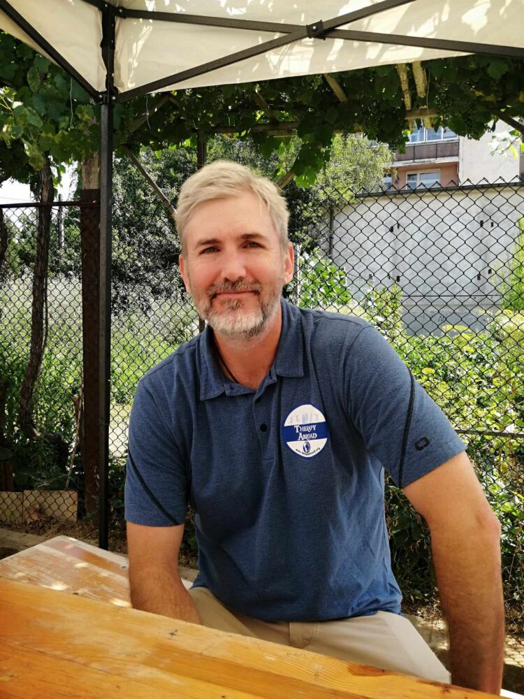 Лекари от Америка преглеждаха севлиевци, консултират и в събота