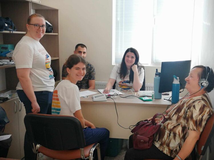 Лекари от Америка преглеждаха севлиевци, консултират и в събота