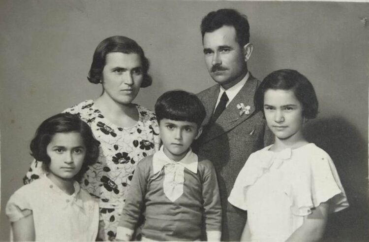 Ловнидолецът Христо Маринов Недялков. Темида  със завързани очи и с развързани. Колелото на живота