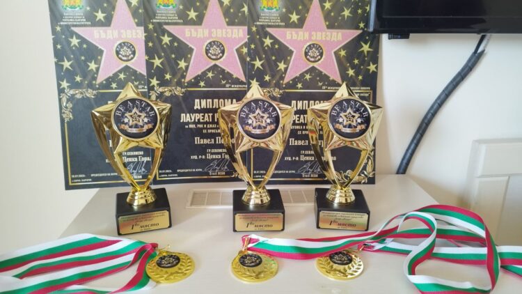 Андрей Видев и Павел Петров с големи награди от конкурси във Варна и Банкя