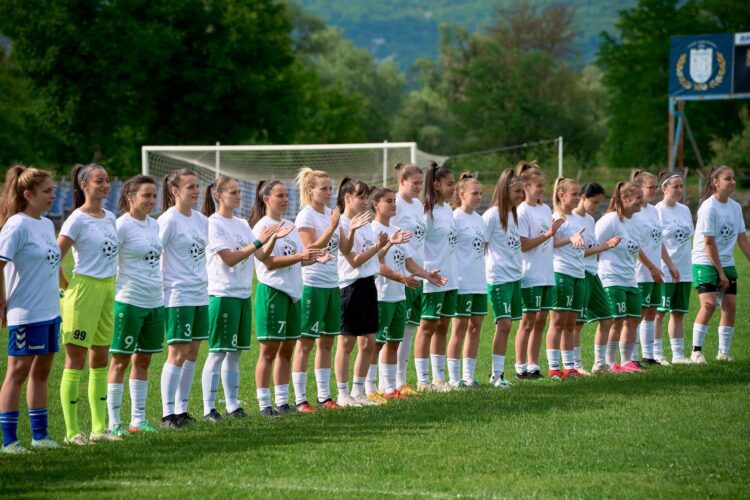 Предсезонната подготовка на “Севлиево Лейдис” продължава край морето