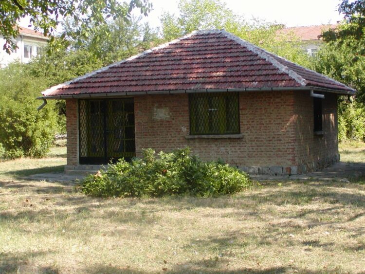 “Време е раят да слезе на земята” –  120 години от рождението на д-р Атанас Москов