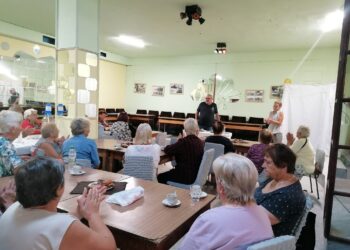 Марин Маринов-Мунчо представи първата си стихосбирка “Такъв съм…” в Клуба на пенсионера в с. Сенник