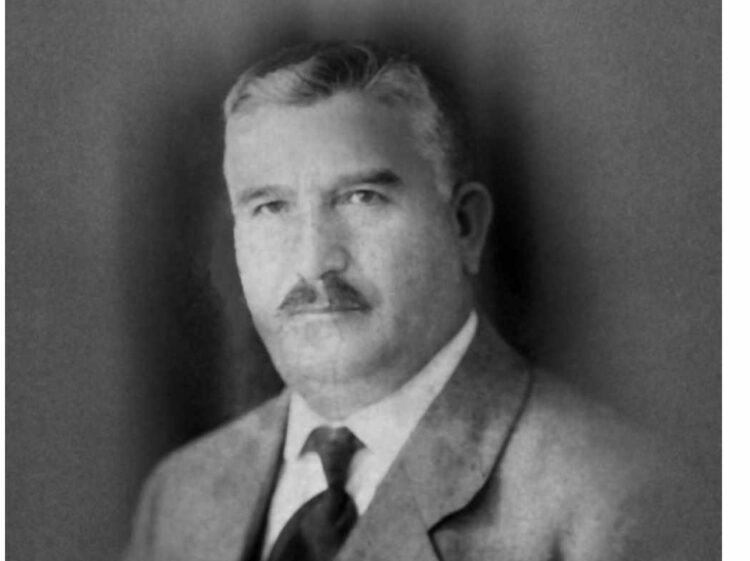 Девизът на индустриалеца Пенчо Семов да бъде част от герба на града искат габровци