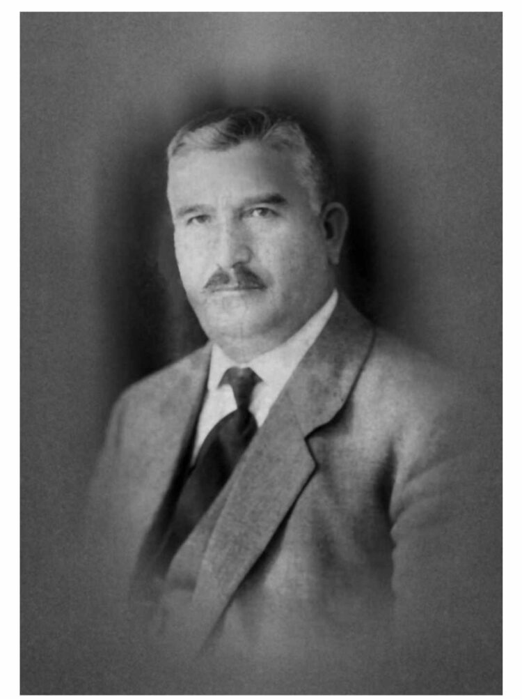 Девизът на индустриалеца Пенчо Семов да бъде част от герба на града искат габровци