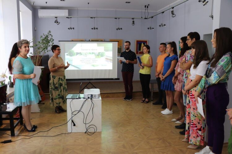 Стажантите си тръгнаха с обещанието отново да се върнат следващото лято