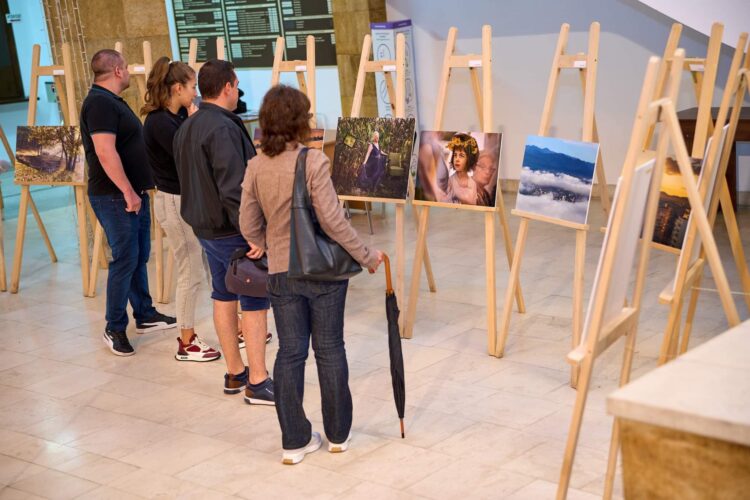 Красотата на Севлиево и неговите хора показват фотографиите